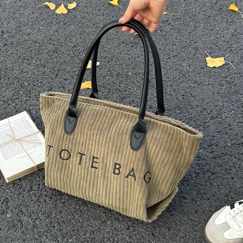 

Вельветовая сумка большой вместимости, новинка 2025 года, модная большая сумка для женщин, нишевая и универсальная корзина для овощей, сумка на одно плечо