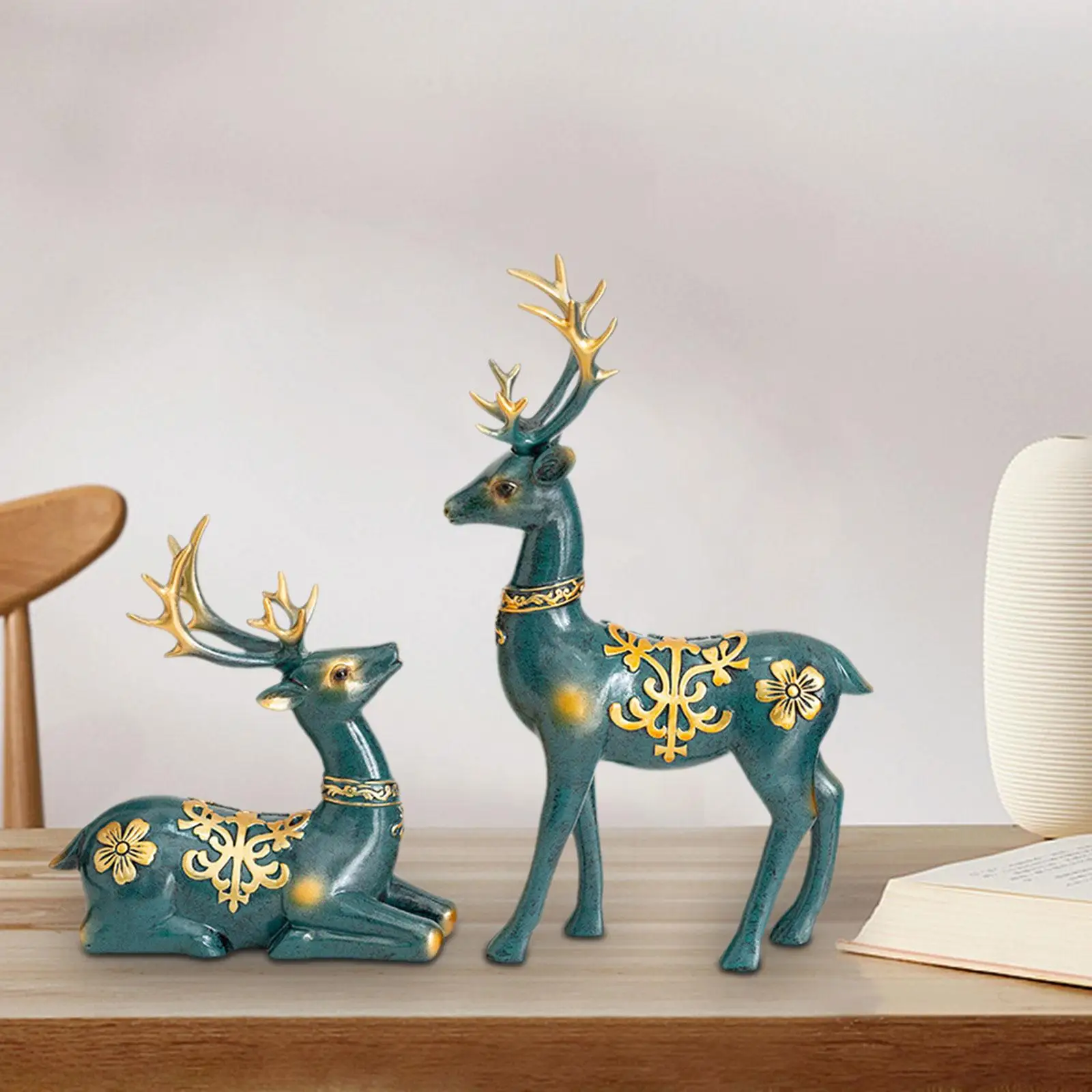 

2 Pieces Elk Resin Statue Souvenirs Gifts Decors Decorative Reindeer Sculpture