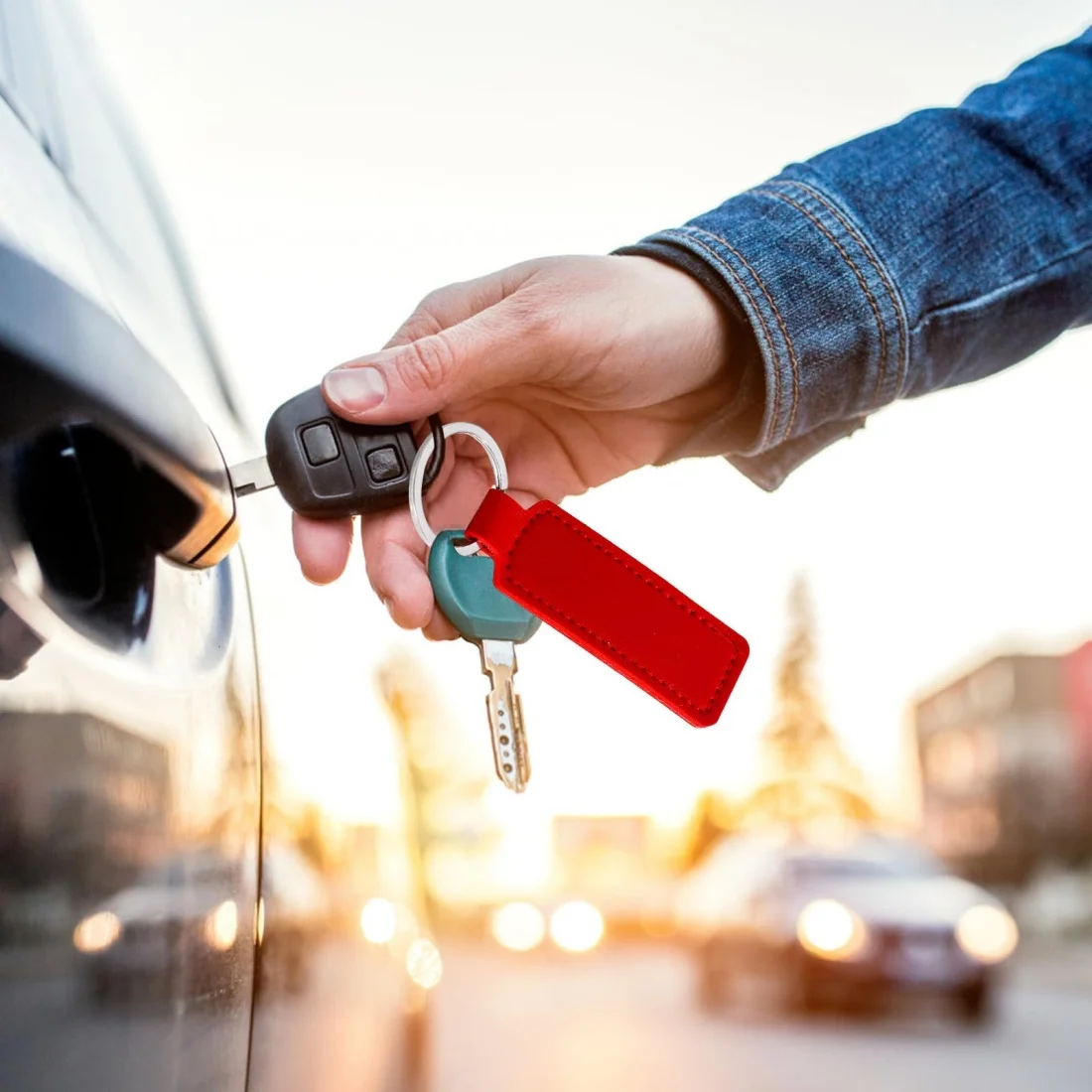 10 Stück heller PU-Leder-Schlüsselanhänger, doppelseitiger Auto-Schlüsselanhänger, Schlüsselzubehör, neue einfache Unisex-Schlüsselanhänger – Detail 5