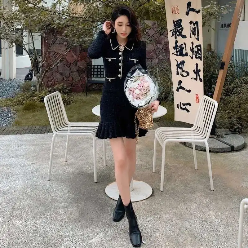 العلامة التجارية مصمم 2024 الخريف/الشتاء زر أسود محبوك فستان المرأة الصغيرة عبق نمط طويل الأكمام سترة تنورة قصيرة فساتين #3