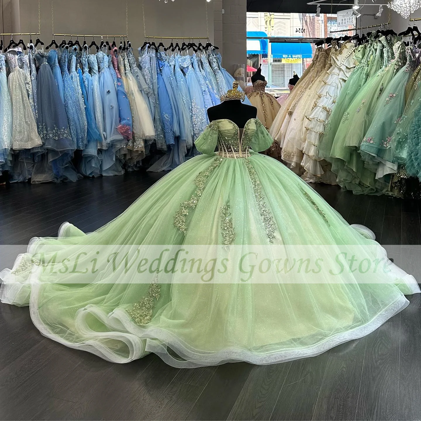 

Green Quinceanera Dresses For Sweet 16 Girls Beads Appliques Sweetheart Princess Ball Gowns Birthday Prom Dress Custom Made