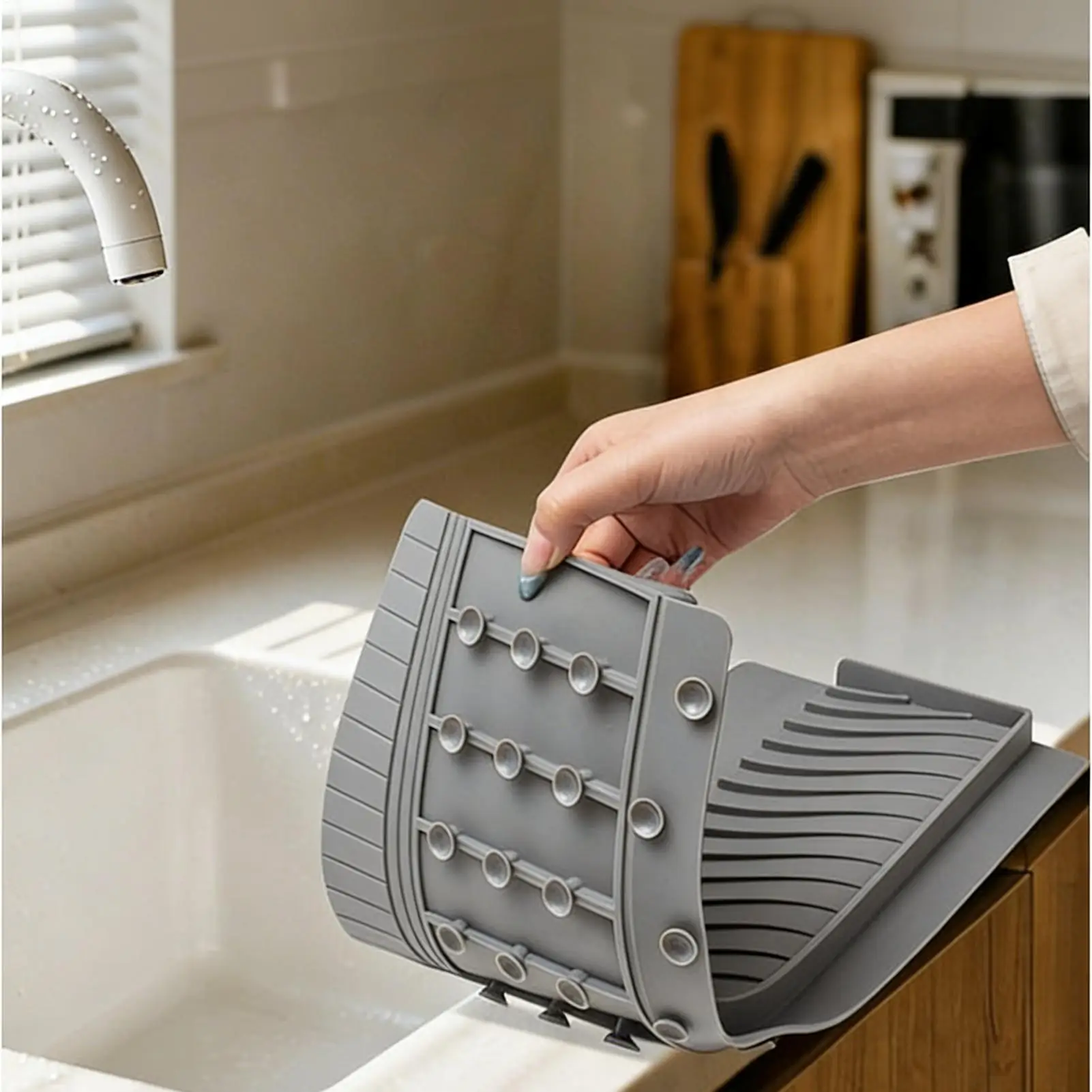 

Kitchen Sink Splash Guard Silicone Suction Cup Sink Splash Guard Behind Faucet For Home Hotel Restaurant Apartment Businesses