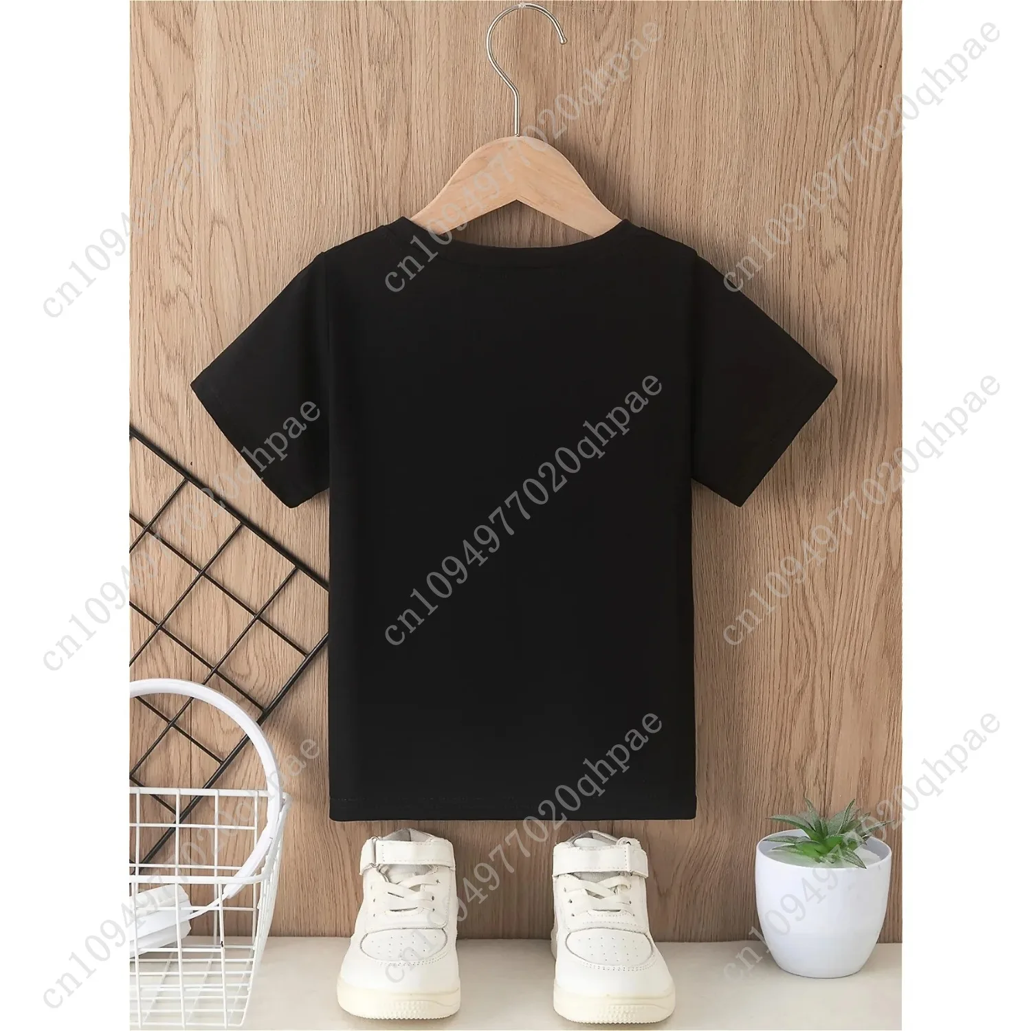 เสื้อยืดเด็กผู้ชาย แม่ของฉันชอบเสื้อคอกลมแขนสั้นแบบสบายๆ ที่ให้ความรู้สึกสบายและดูดี