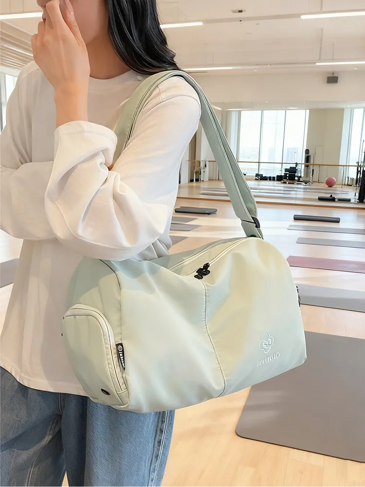 petit-sac-de-sport-leger-pour-femmes-sac-de-yoga-avec-compartiment-sec-humide-et-poche-separee-pour-chaussures