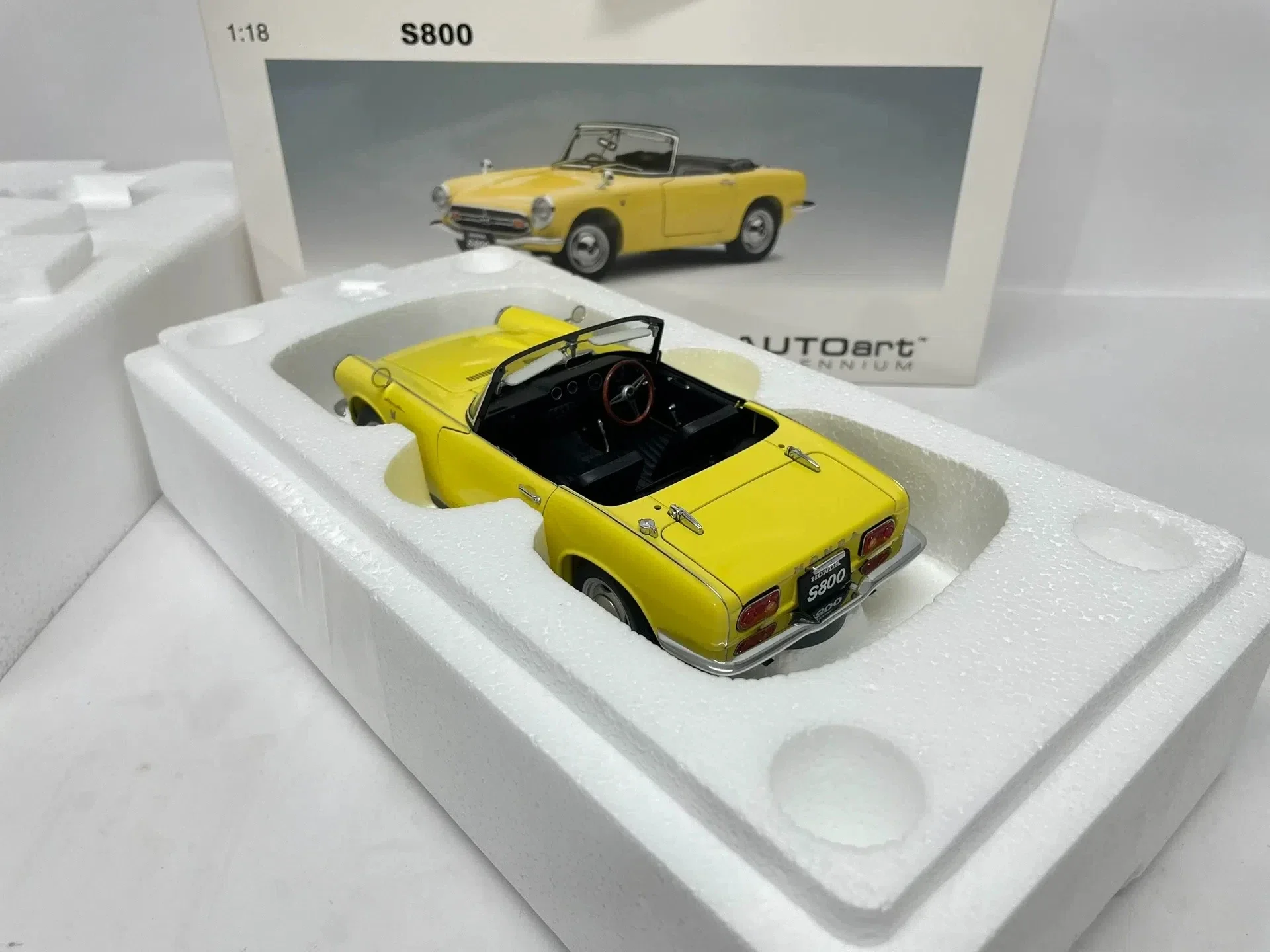 โมเดลรถยนต์ Autoart 1:18 S800 Convertible สีเหลือง JDM รุ่นจำลอง ลิมิเต็ดอิดิชั่น แบบเปิดได้ทุกส่วน ทำจากโลหะผสม ของเล่นสะสม ของขวัญ