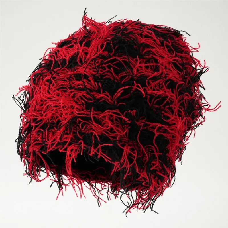 Men's and women's knitted hats are designed in a simple sporty style for travel shopping gatherings
