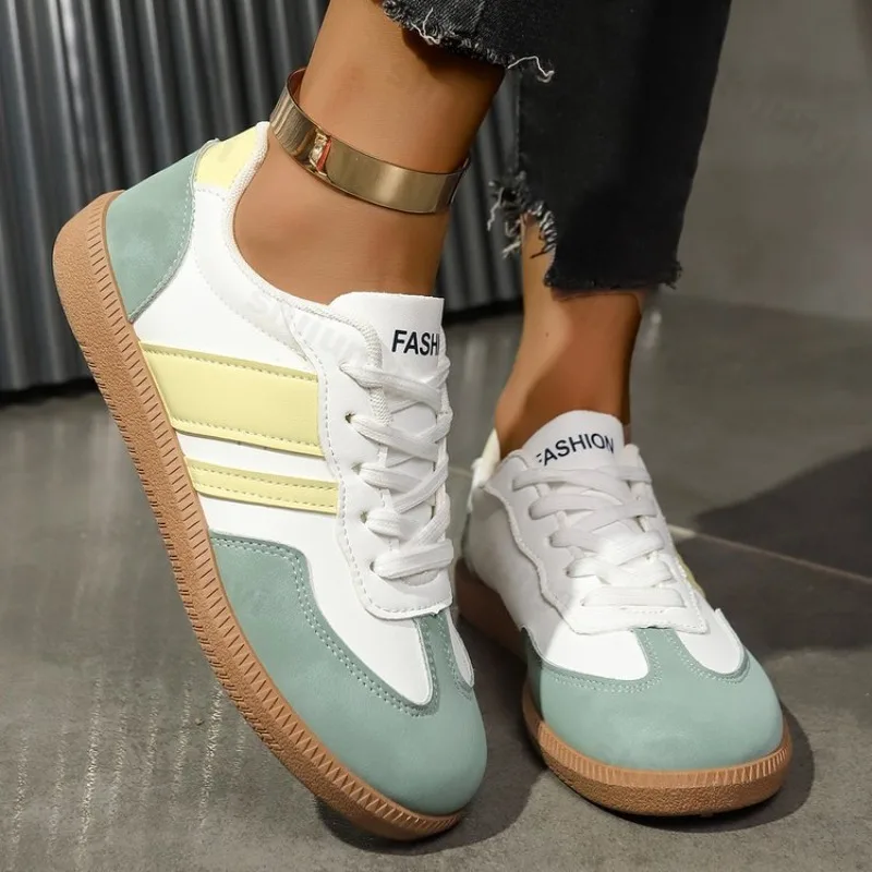 Leichte Damen-Turnschuhe, 2025, Frühling und Herbst, neue bequeme, weiche Sohle, rutschfeste Freizeitschuhe, modische Schnürschuhe, atmungsaktive Wohnungen