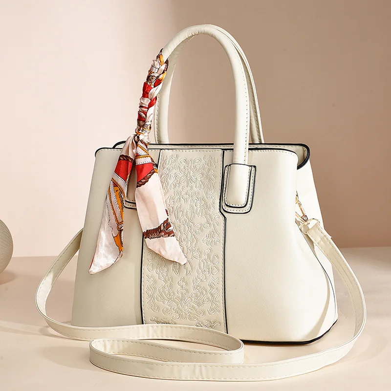 

White Leather Women Handbags Bucket Bag 2025 New Large Capacity Lady Mom Tote Shoulder Messenger Bags Fashion Handbags
