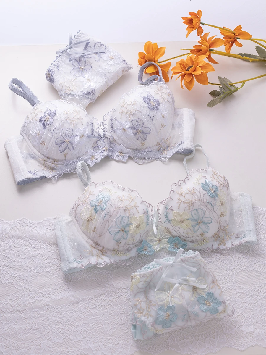 Teenage sweet cute gathered bra thin underwear large steel ring shallow cups embroidered flowers lingerie sets