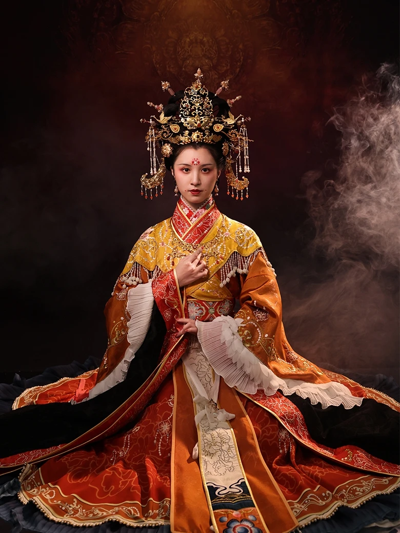 

Оригинальный костюм Hanfu с тяжелой вышивкой и облаком, костюм богини, женский традиционный костюм, чистая электронная коммерция, полиэфирное волокно