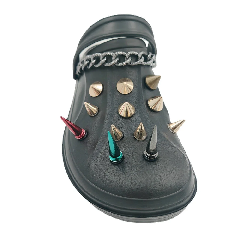 فاسق برشام نمط مثقب مجموعة إكسسوارات الأحذية غير المتكافئة الزخرفية مشبك الظلام الرياح الأحمر الرجال والنساء إكسسوارات الأحذية #6