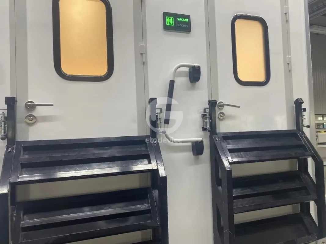 Baño portátil móvil al aire libre del remolque del inodoro del diseño moderno de 19 pies para acampar