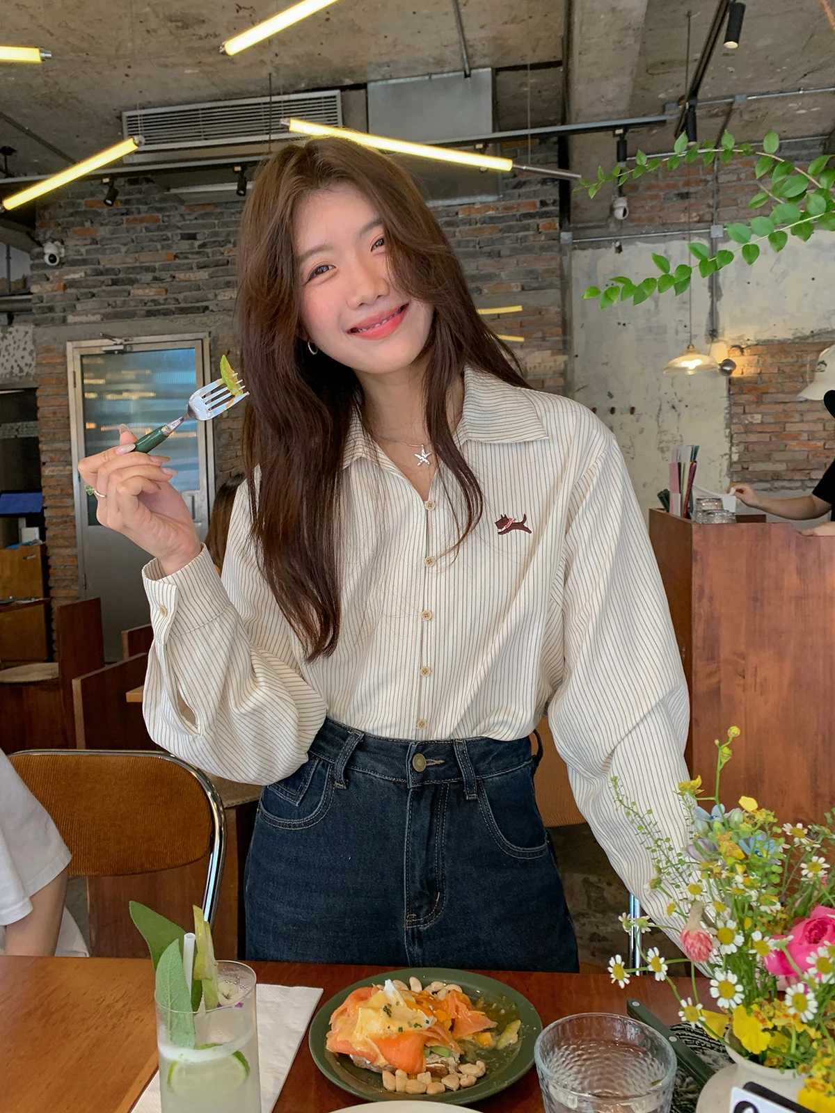 

Sisilyon Women's Button-Up Striped Embroidery irt Loose Fit Long Sve Ne Pullover Breathable Polyester Fiber