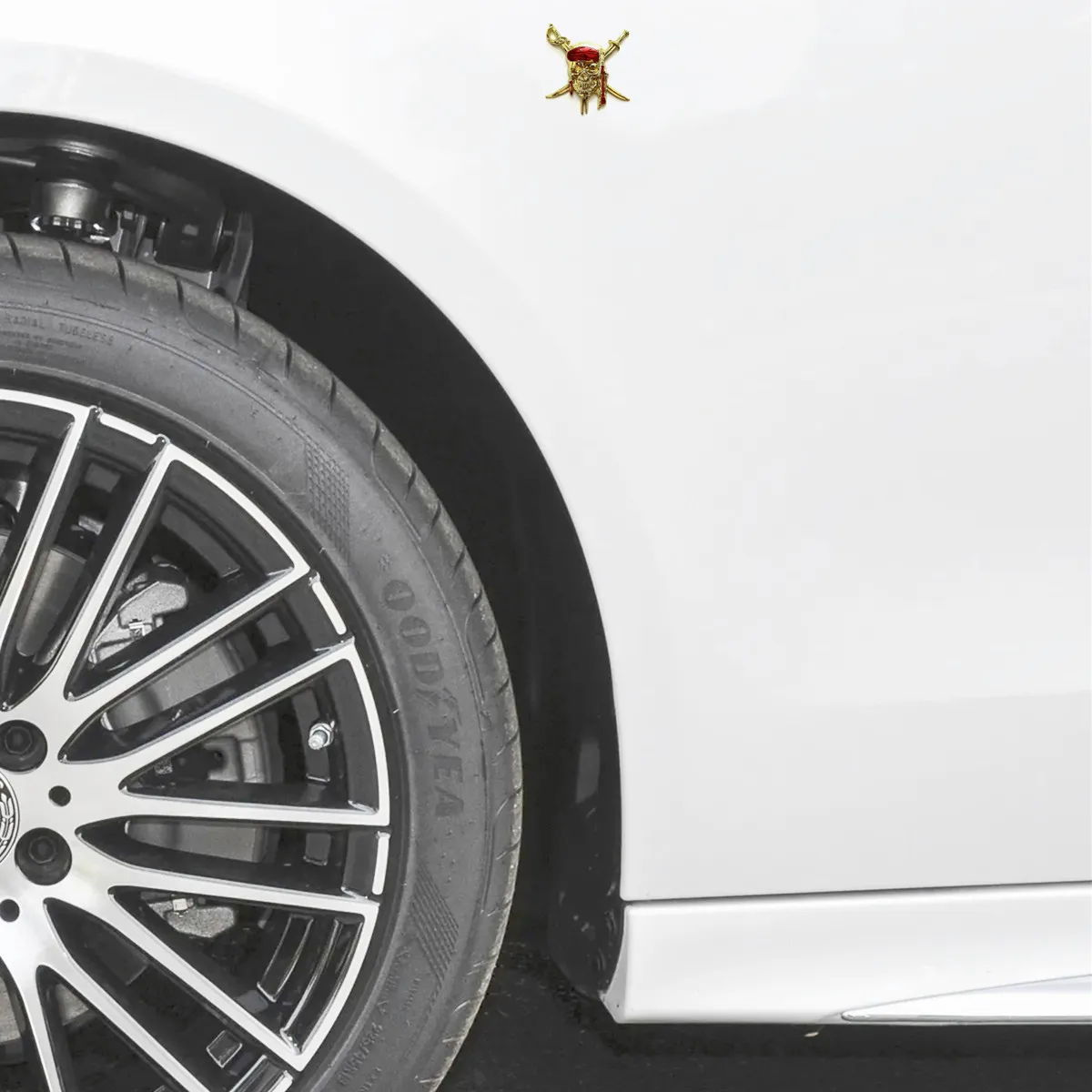 شعار سيارة معدني على شكل جمجمة قرصان على شكل جمجمة مناسب لملصق السيارة الجانبي لذيل صندوق السيارة وإكسسوارات الديكور #3