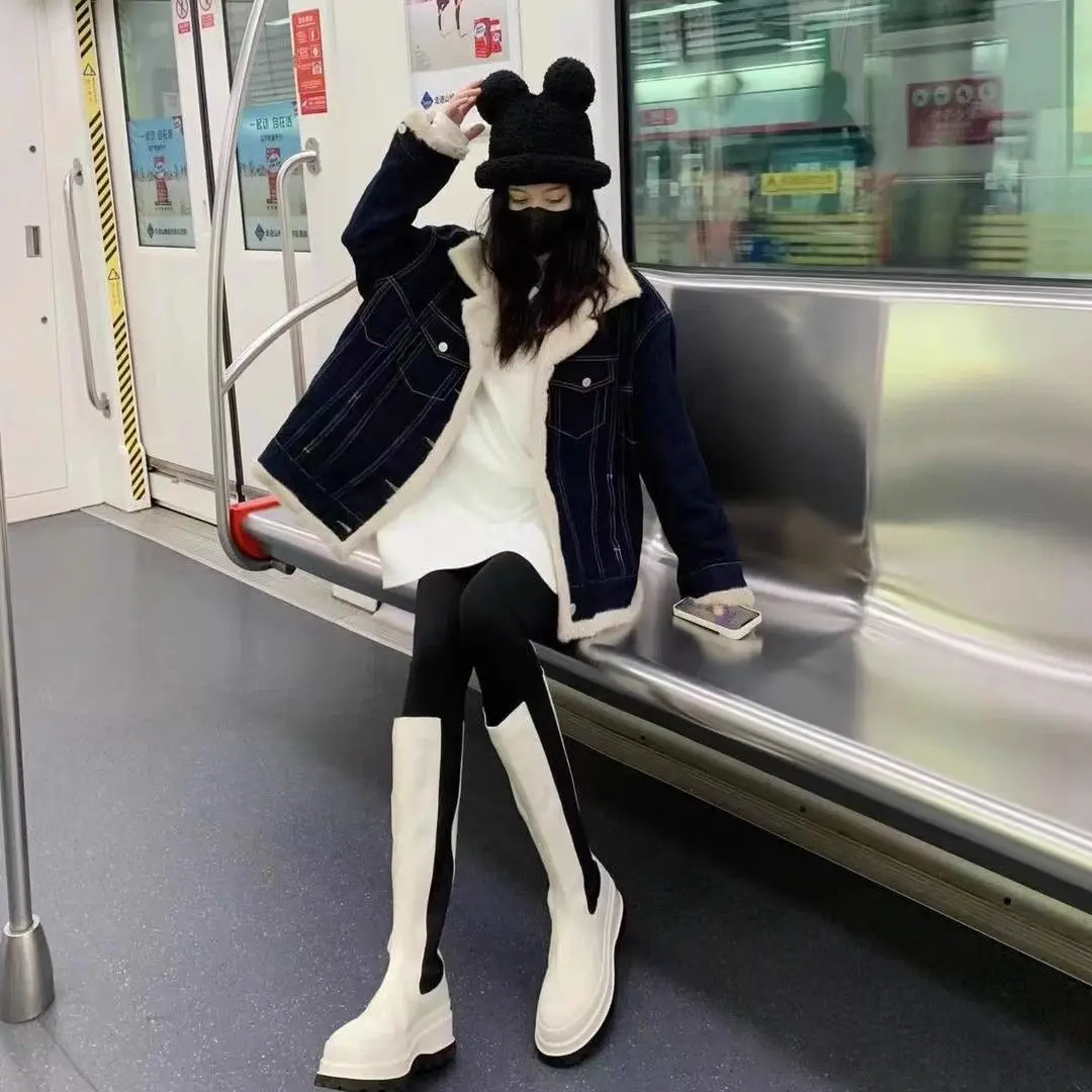 

Джинсовое пальто для женщин с хутряной толстовкой, плюшевые женские осенние приталенные французские шикарные повседневные офисные дышащие утягивающие легкие куртки