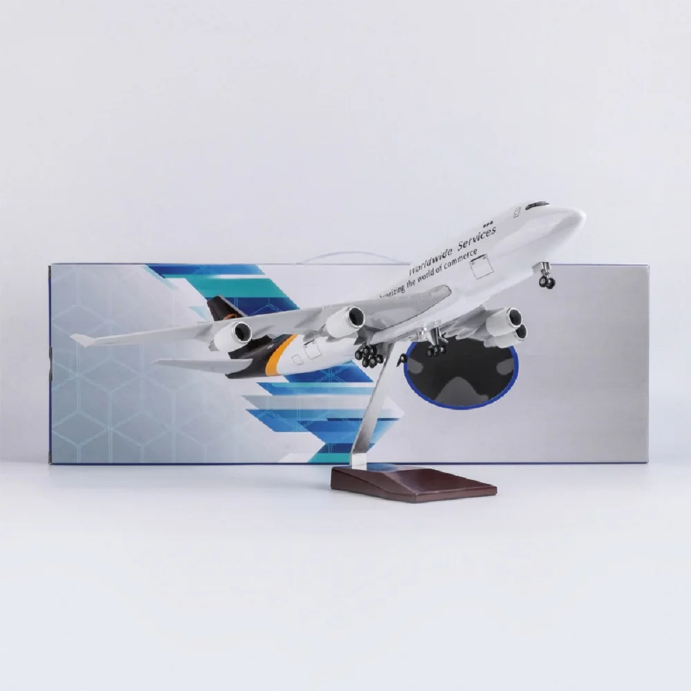 47cm UPS Cargo Airways B747-400 Aircraft Resin Souvenir Plane With wheel LED Light & Base Aviation Collection gift