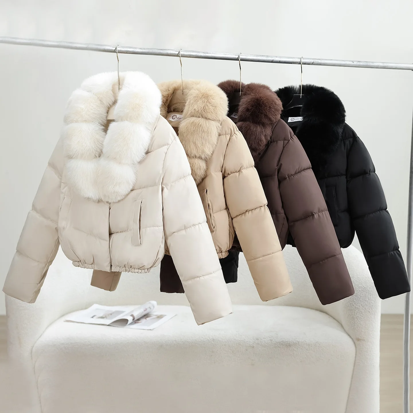 Korean Trend 2026 Winter New Women's Solid Color Short Down Cotton Jacket Simple V-neck Fashion Loose Fur Collar Jacket