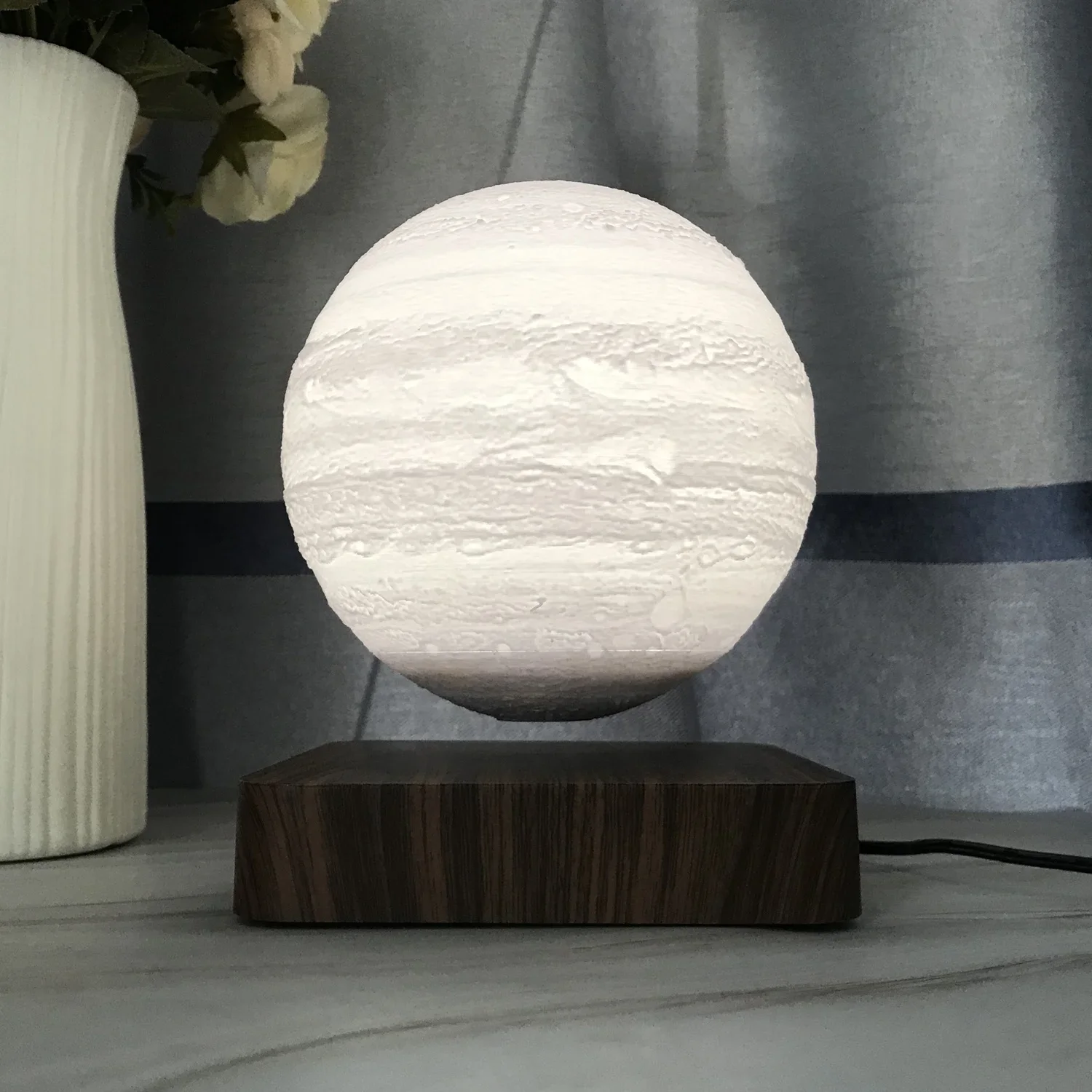 New Product Levitating Jupiter Lamp HCNT Factory Price  Levitating Moon Lamp Floating Jupiter Lamp