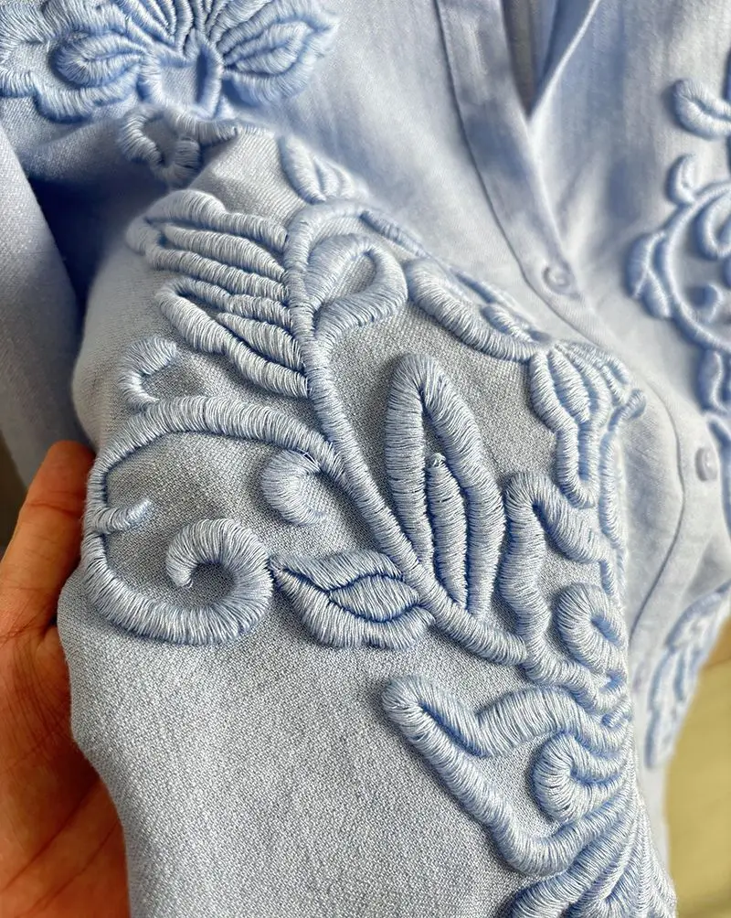 Heavy Industry besticktes, lockeres Freizeithemd, weißes, mittellanges Top-Shirt im Lazy-Stil für Damen