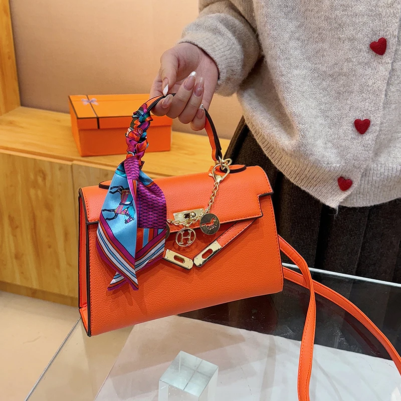 Sac de selle intemporel pour femmes, sac à main de luxe en cuir, bandoulière haut de gamme, fourre-tout élégant de styliste