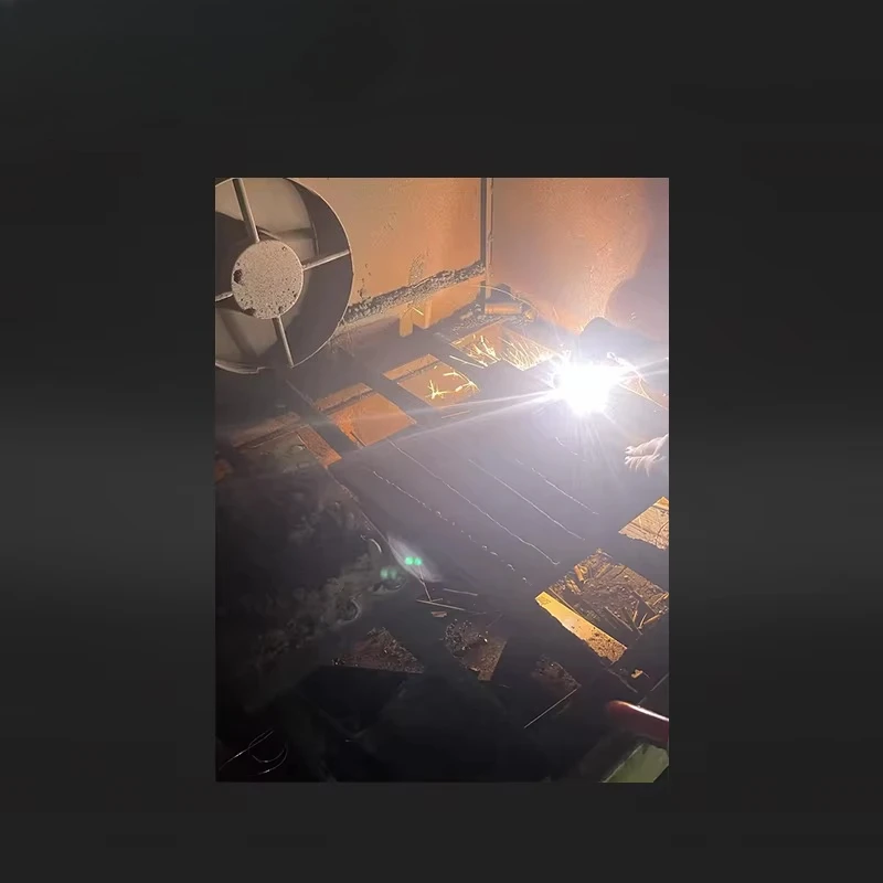 ماكينة لحام محمولة احترافية AC/DC 200A لحام مجموعة متنوعة من المواد، بما في ذلك الألومنيوم