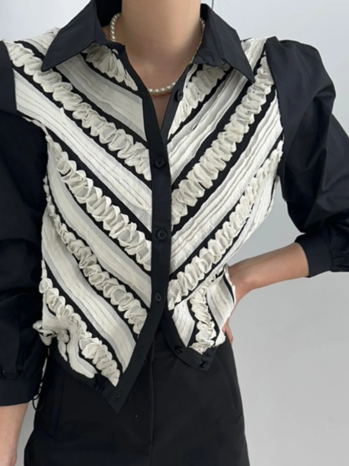 Retro gestreiftes irt Luxus Loose Bubble Sve Top für Damen, faionable Age-Defng Korean Sle Long Sve Collar