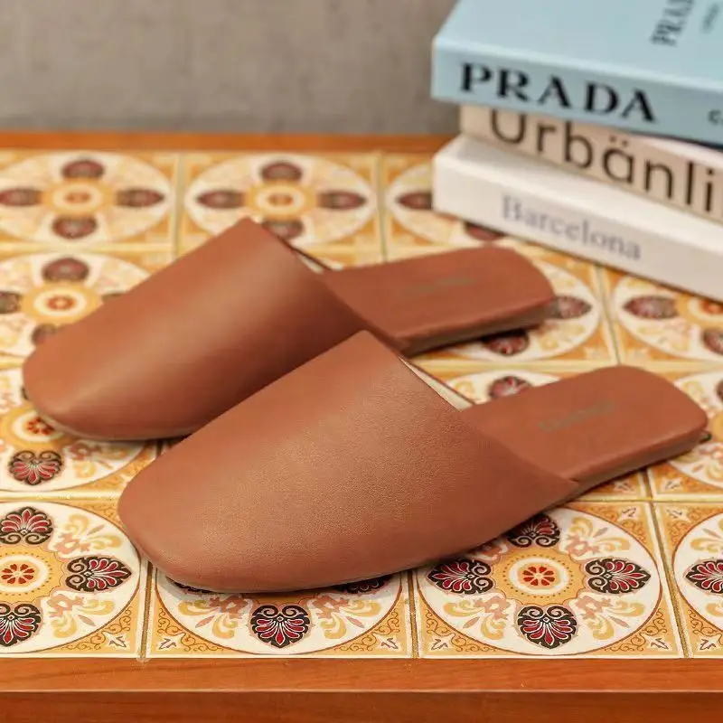 2023 nuove pantofole Casual in pelle con suola piatta Baotou da donna fondo morbido pantofole da pavimento in legno silenziose antiscivolo pantofole
