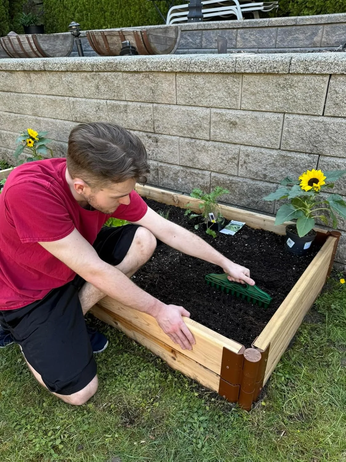 Plantador de Sementes de 12 Furos para Canteiros Elevados e Vasos - Ferramenta de Jardinagem com Espaçamento Fixo e Controle Manual da Profundidade (Sólido 190g)