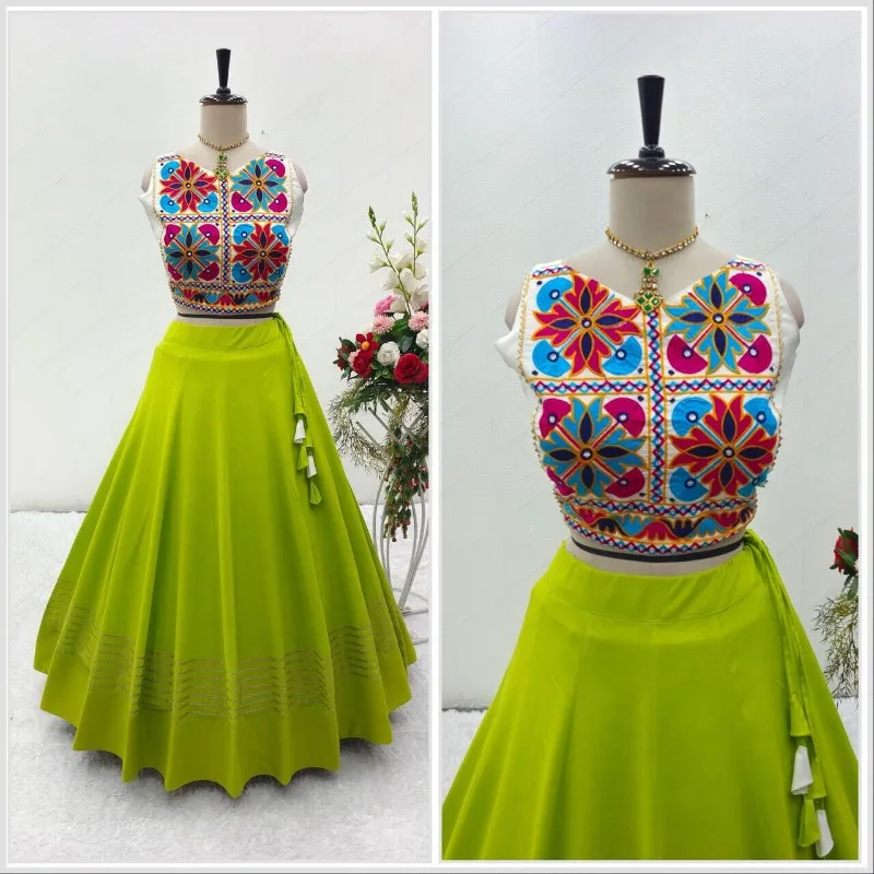 

Green Lehenga CholI Bollywood Wedding Party in India Pakistani Wear Readymade