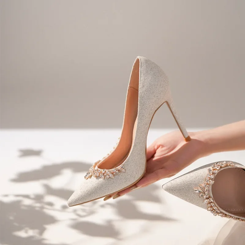 New French style high-heeled shoes with thin heels, pointed toes, shallow mouth, rhinestone trim, versatile crystal single shoes