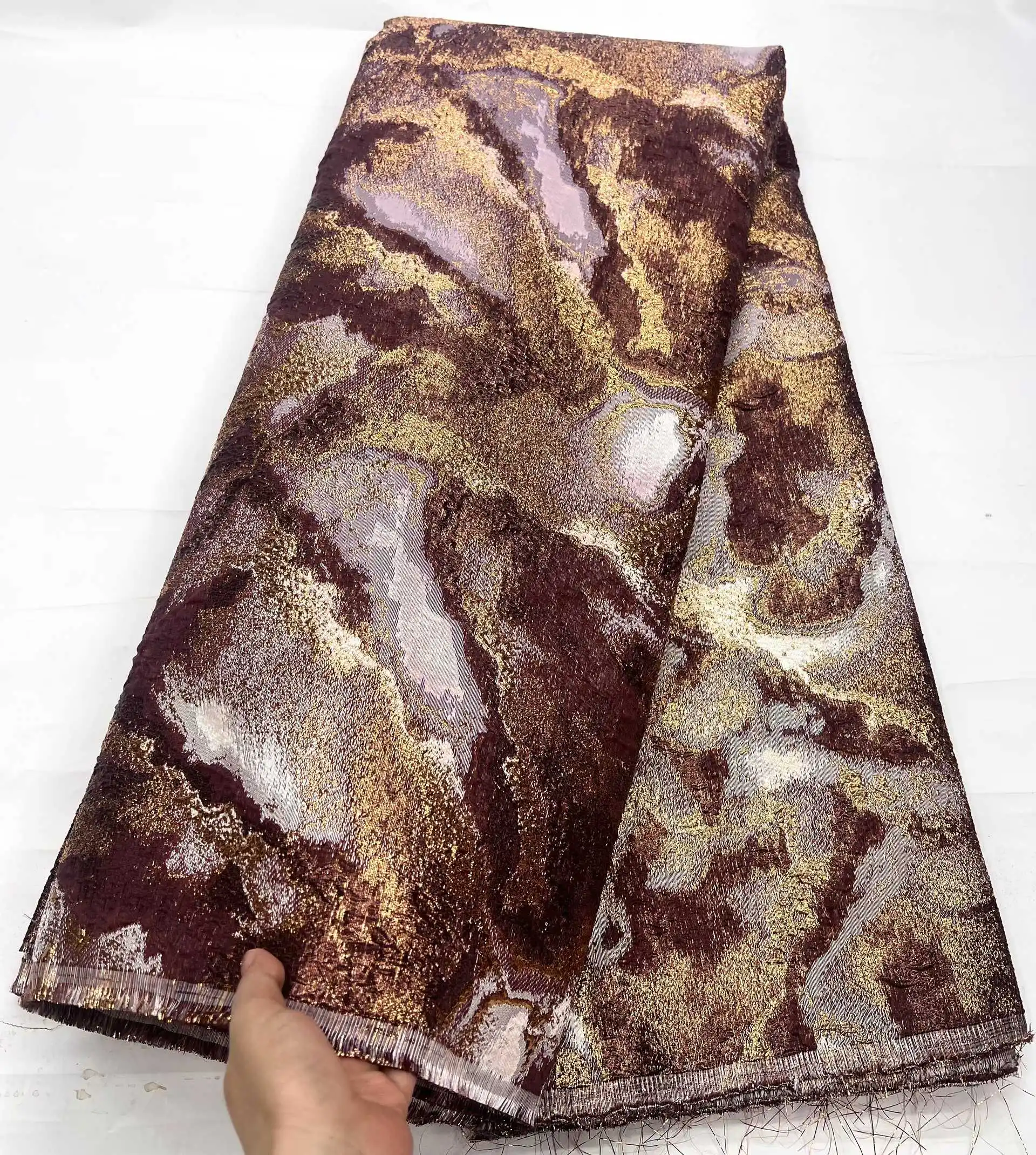 Luxuriöser französischer vergoldeter Spitzenstoff 2025, hochwertige afrikanische Brokat-Jacquard-Spitze, nigerianischer Organza-Spitzenstoff für Hochzeitskleid.
