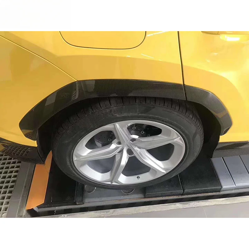 High Quality Dry Carbon Fiber Wheel Trim Wheel Eyebrow Fender Flares For URUS 2018-2019