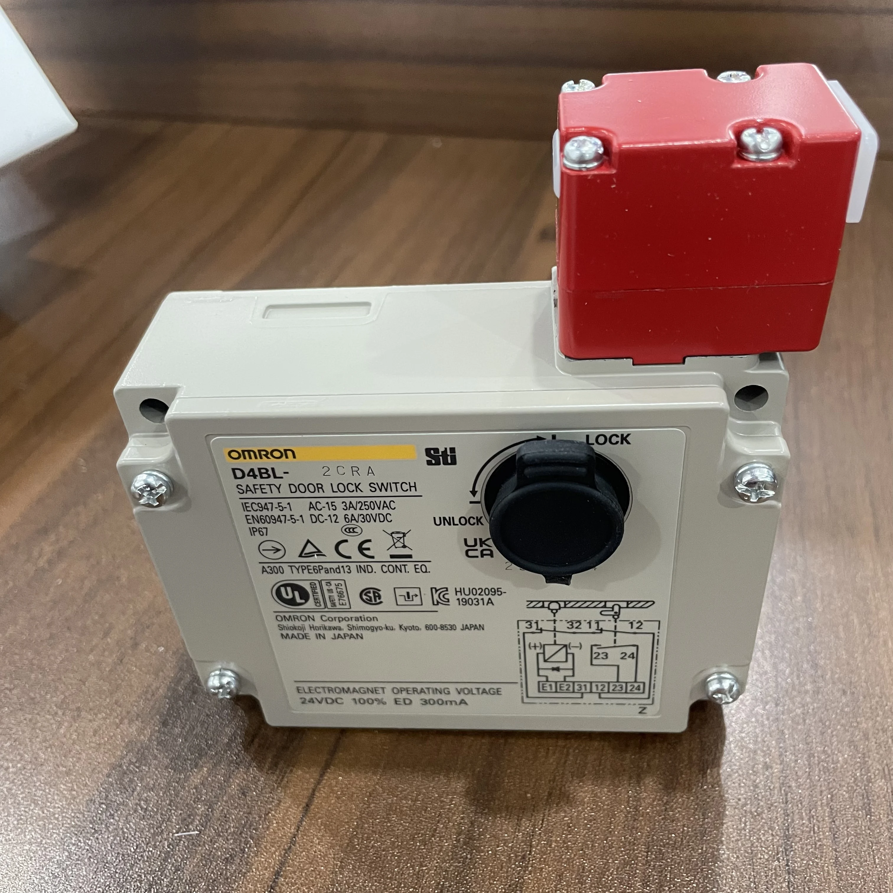 

D4BL-2CRA Heavy-Duty Safety Switch IP67 Waterproof 24VDC Limit Switches for Harsh Environments