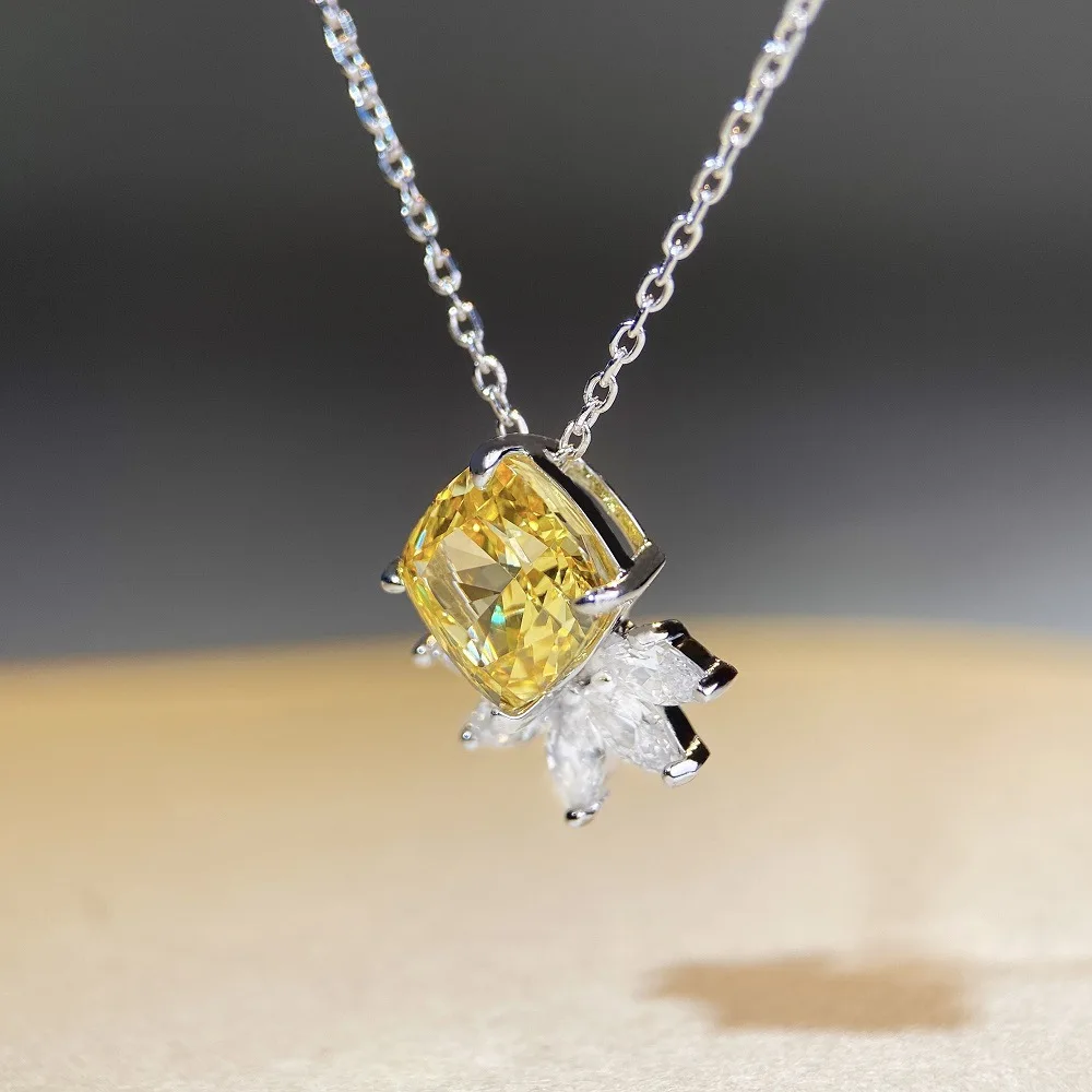 

S925 Sterling Silver Yellow Diamond Pendant, Women's Ice Flower Cut Square Bag Necklace, Simple and Versatile, Fashionable Lock