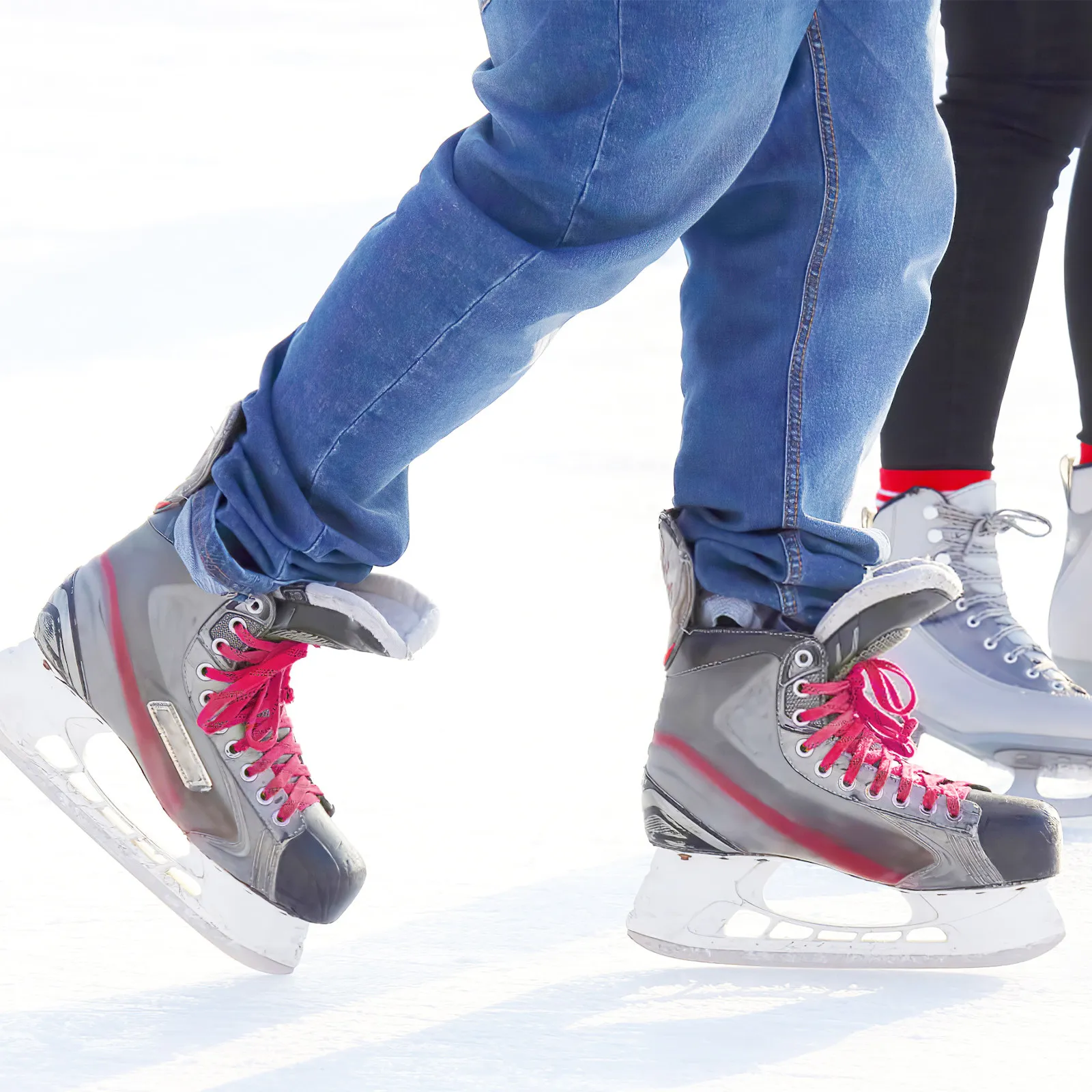 

1Pair Fashion Waxed Polyester Skates Laces Ice Shoes Roller Skates Accessories Flat Shoelace with Flame Repairable Tip Vibrant