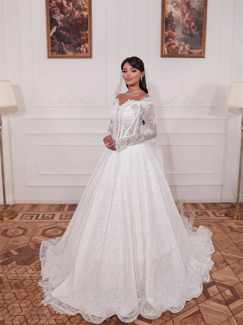 

Customized Elegant White Lace Wedding Dress Formal Boat Neck Long Sleeves Bridal Gowns Dreamy A-Line Court Train Robe de mariée