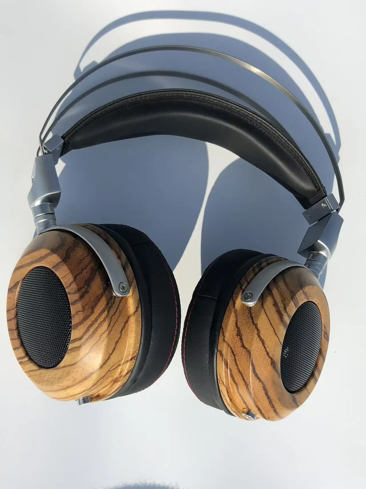 

Open solid wood headphones, pure handmade, can be made 32-400 ohms, high-quality high quality