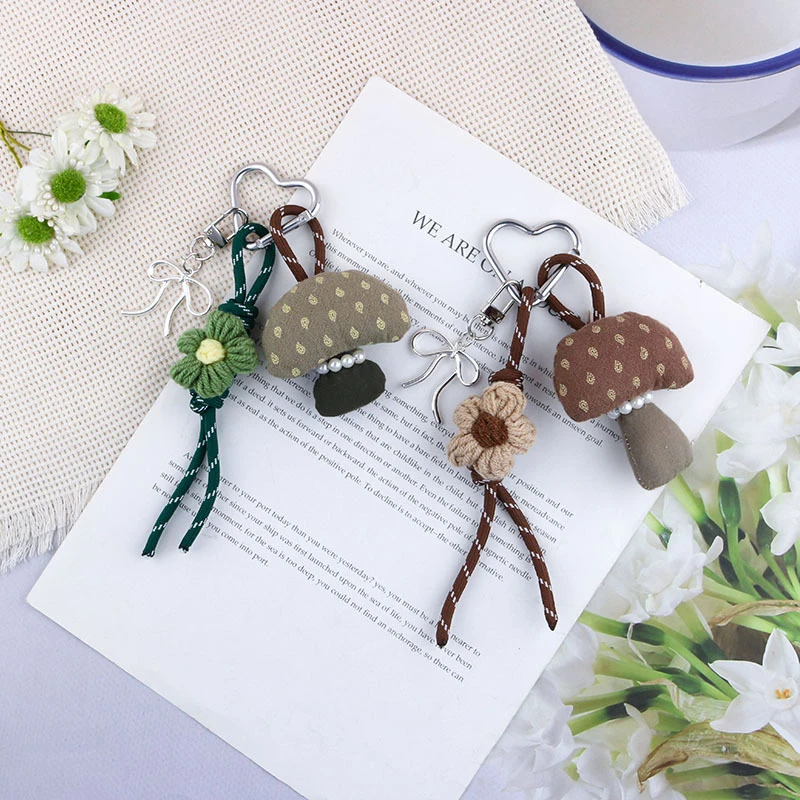 Kreative Cartoon Pilz Blumen Schlüsselbund Tasche Anhänger Lustige Auto Schlüsselanhänger Nette Vielseitige Rucksack Dekoration Zubehör Geschenke