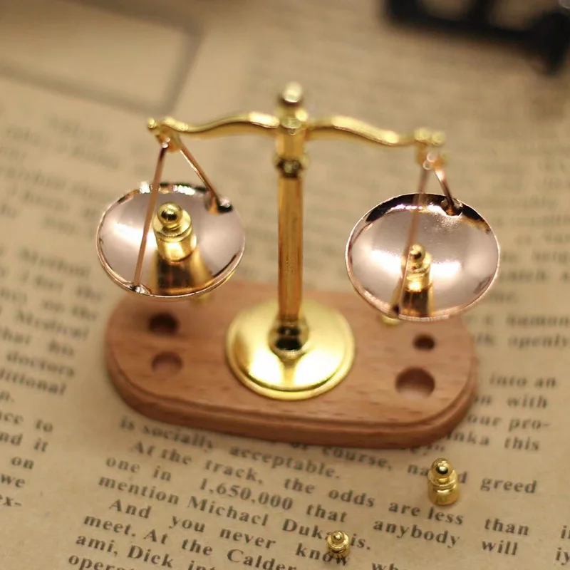 Vintage Mini Balance Scales Model Miniature Ornament Exquisite Dollhouse Antique Justice Scale Decoration Accessories Kids Gift