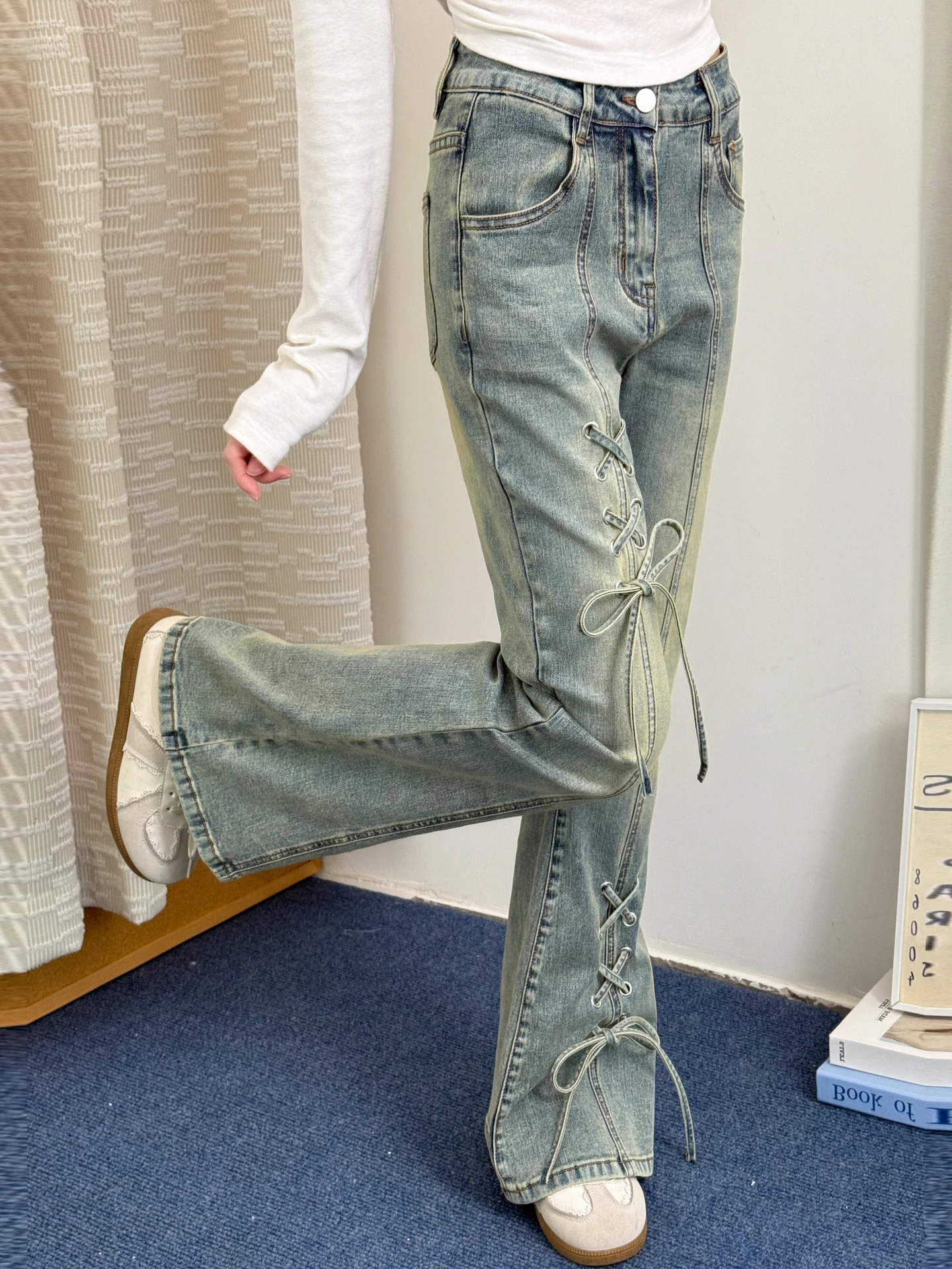 Retro Distressed Design High Waist Slim Fit Bell Bottom Jeans Women's New 2026 Autumn Casual Zipper Style Standard Blue