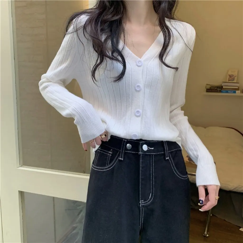 

Women's Spring Pink V-neck Knitted Cardigan Slimming Chic Top Base Shirt High-End Sense Fashion Design