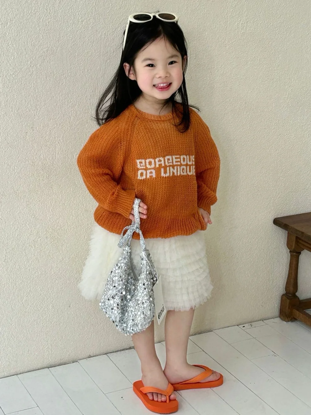 春の新作韓国風キッズ服、レタースウェットとメッシュスカートのセット、女の子用ゆったりおしゃれなベビー服