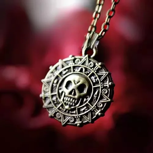 The Middle Ancient Times Style Retro Gold Color Skull Necklace Men's Mysterious and Domineering Style Jewelry Necklace