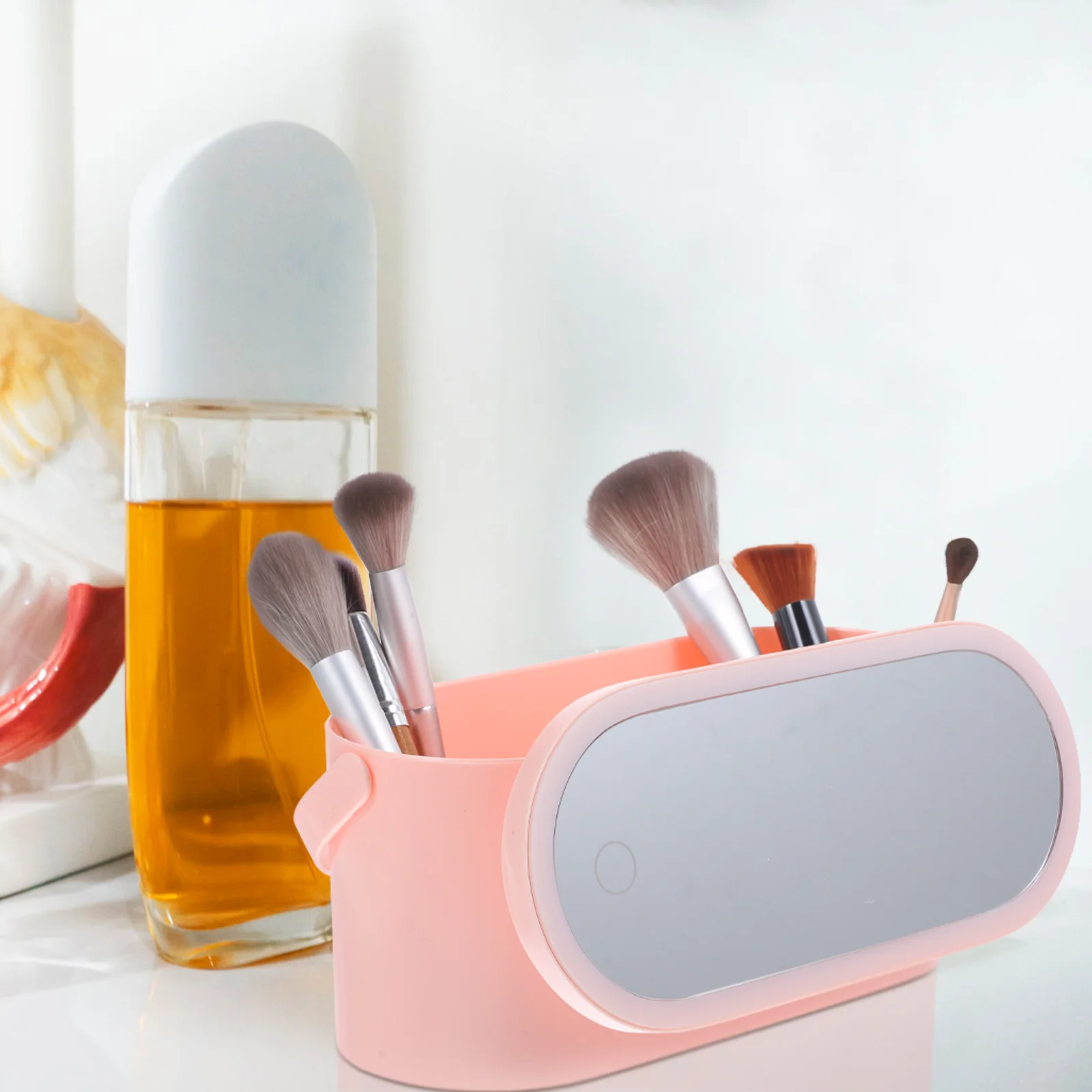 Praktische Make-up-Organizer-Box mit Spiegel mit hoher Chromatizität. Stilvoller Desktop-Behälter, Make-up-Etui mit beleuchtetem Spiegel