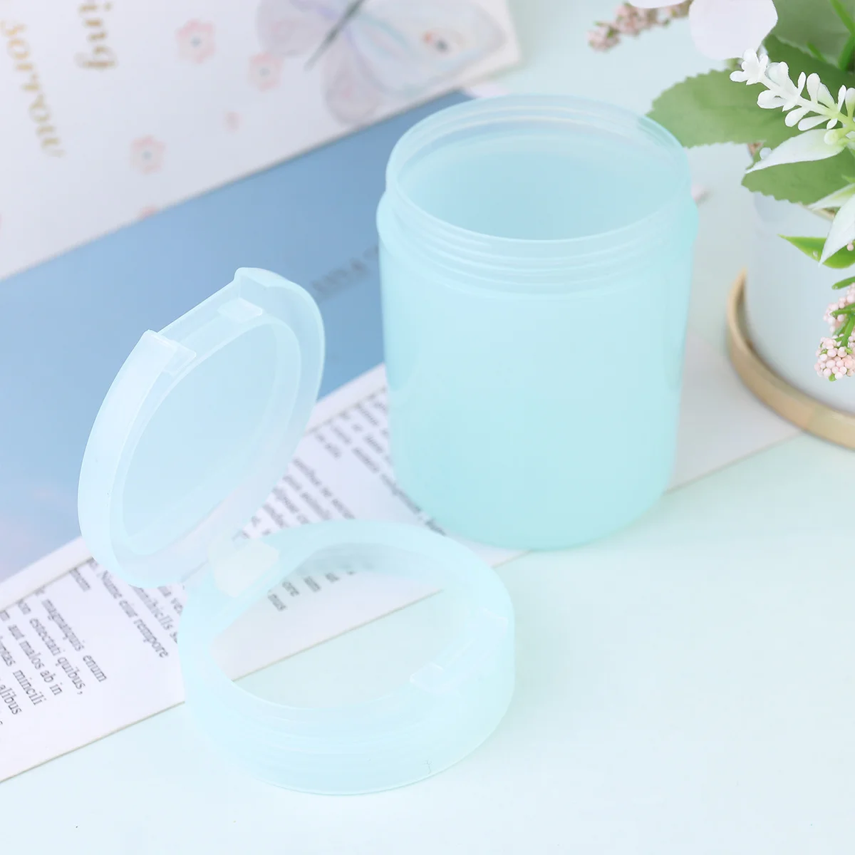 

Cotton Swab Storage Box Light Green Plastic Pressable Lid for Bathroom Vanity Manicure Tool Organization Cotton Storage Cylinder
