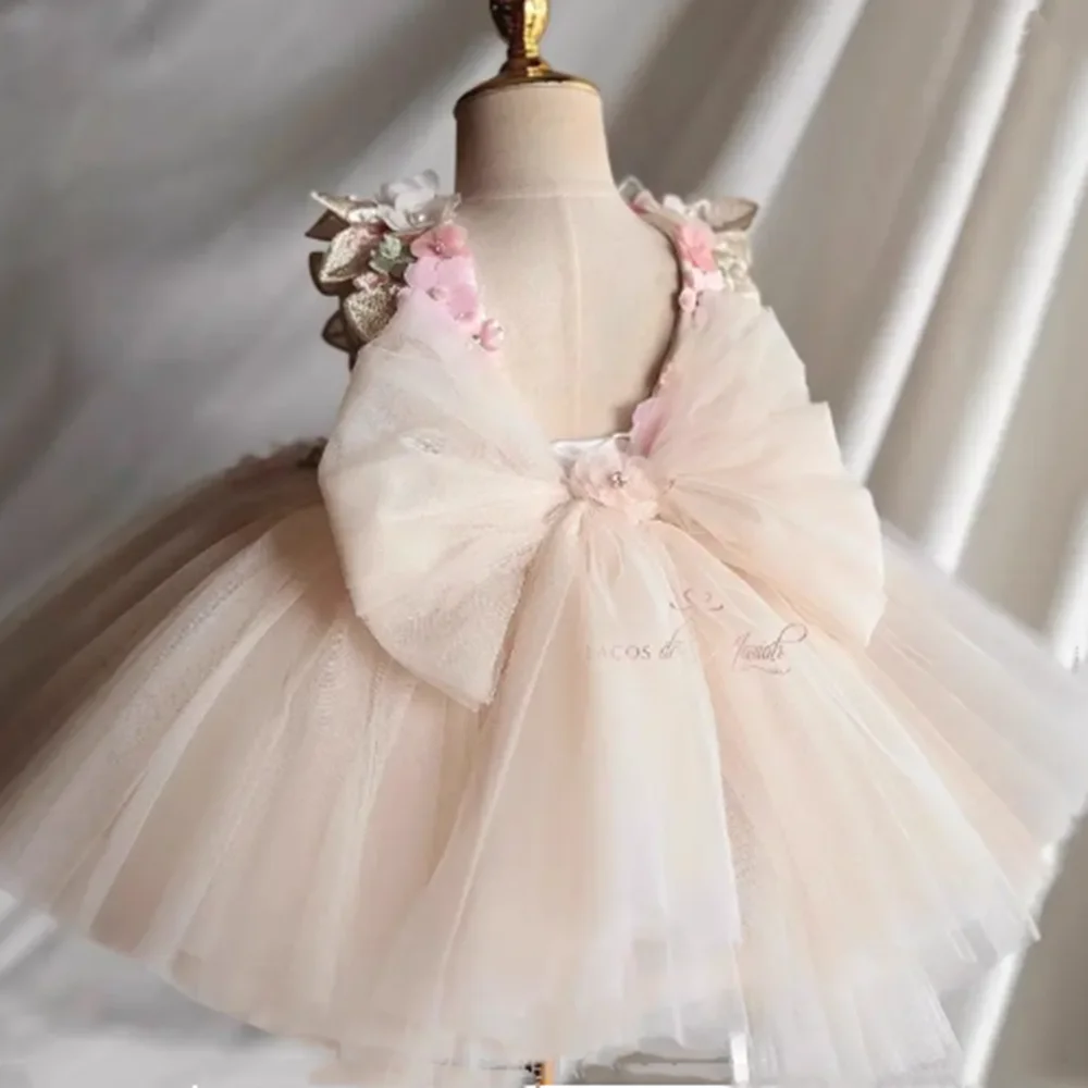 فساتين عيد ميلاد بيضاء للفتيات مُزينة بنقشة الزهور ملابس أطفال مخصصة فساتين فتاة الزهور البيضاء لحفلات الزفاف فستان المناولة الأولى للأطفال الصغار #4