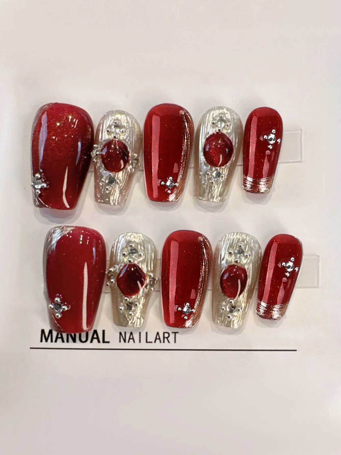 Unha vermelha artesanal para mulheres, estilo curto de caixão, unha artificial elegante, especialista de salão e unhas