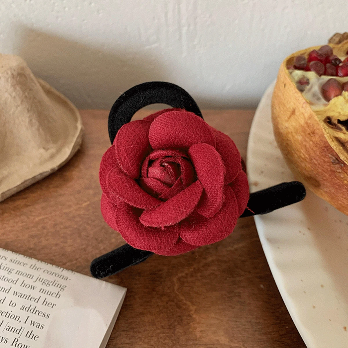 1 Stück Koreanische Elegante Rote Rosen-Haarspange, Herbst- und Winter-Vintage-Samt-Haarklammer, Geeignet für Dickes Haar, Hochwertig – Detail 7