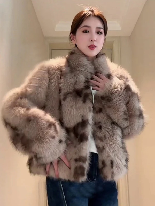 豪華な厚手の人工フォックスファーコート レディースファッション 秋冬新作 プラッシュアウター エコフレンドリー ソフトポリエステル裏地