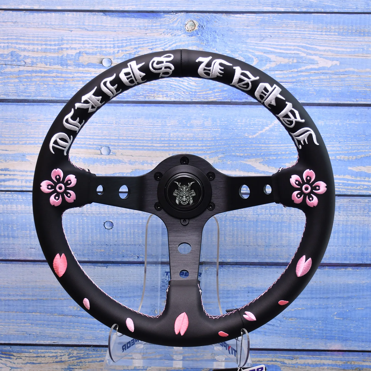 

Универсальный руль TIYPEOR Limited Edition Cherry Blossom Samurai Car с высококачественной кожаной вышивкой
